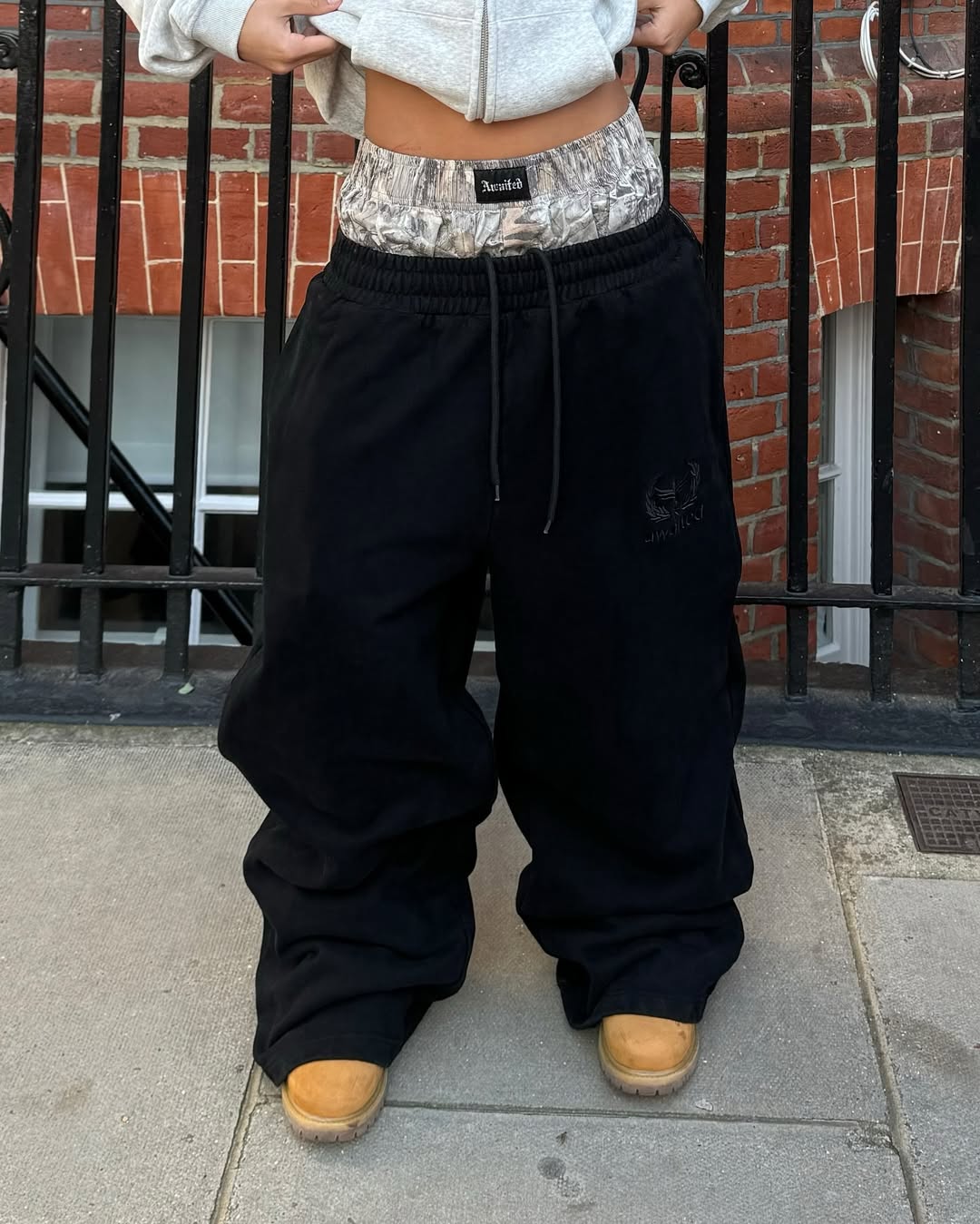 CAMO BOXER SWEATS