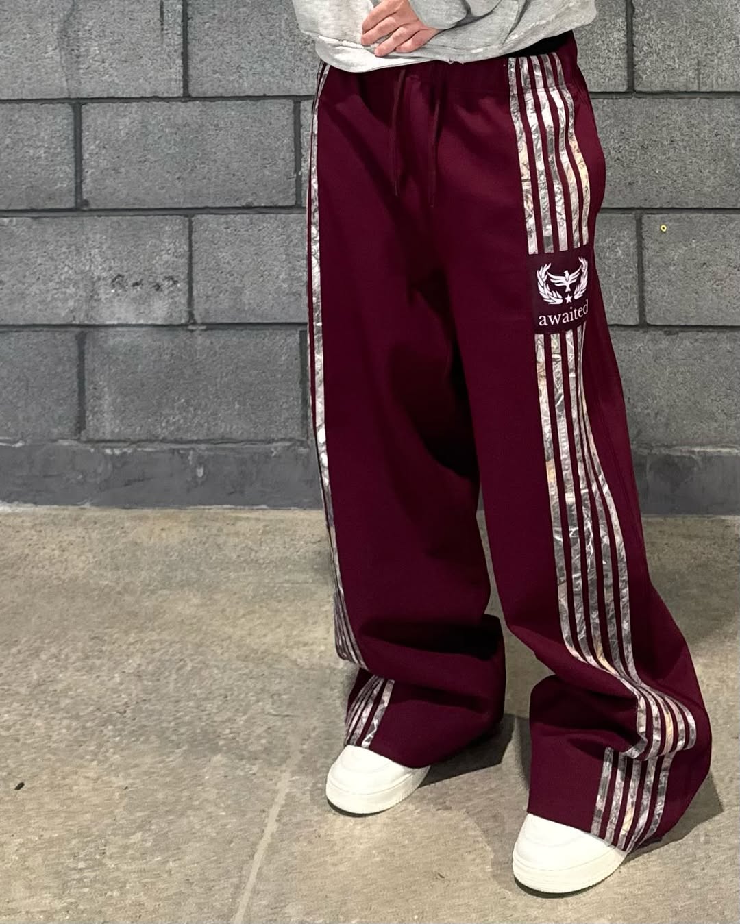 MAROON MILITIA SWEATS